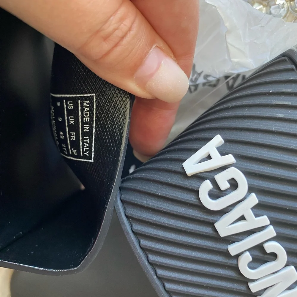 Balenciaga Men's size 9 Black Logo Slides/ women’s size 8 - Picture 4 of 4